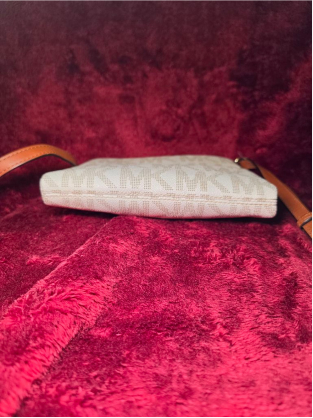 Michael Kors White Fulton Magnetic Messenger Crossbody Bag - Picture 3 of 8